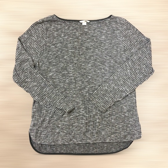 (2/40$) full sleeve sweater - Picture 1 of 3